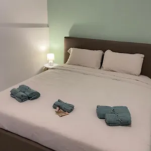 https://lavica-airport-catania-bb.taorminaitalyhotels.com