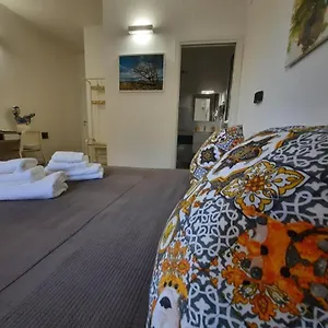 https://bb-lastracu.sicilyhotelsitaly.net