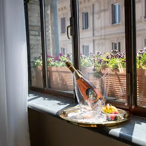 https://neman-maison-experience-i-pantheon.it-romehotels.com